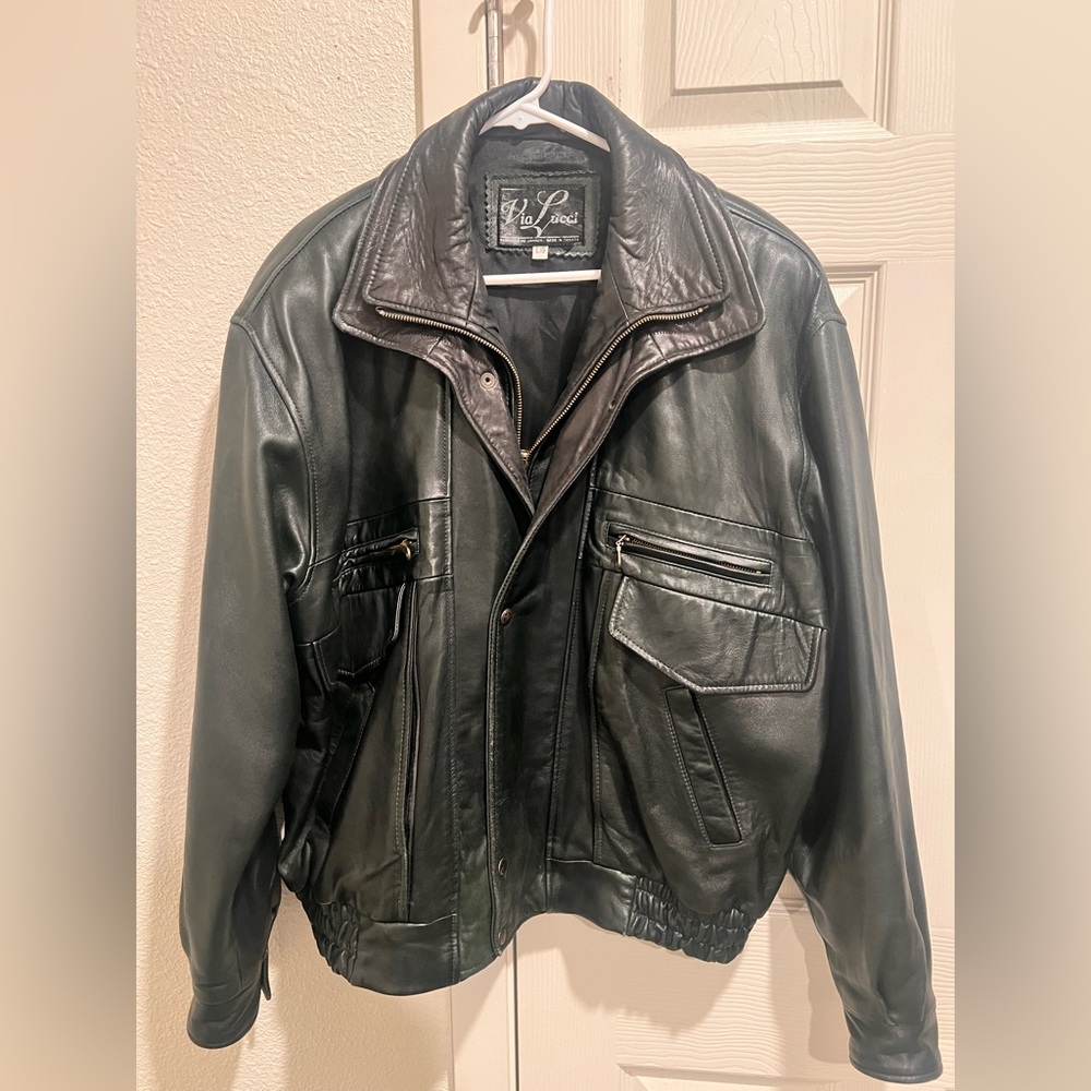 Via Lucci Mens Black Leather Bomber Jacket gently used size L